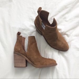 Steve Madden tan booties